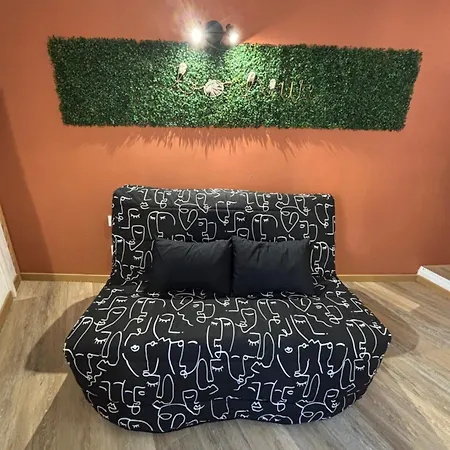 A Cote De La Gare Thiers