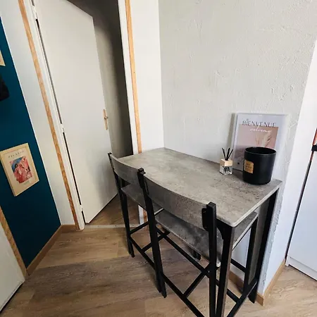 A Côté De La Gare Apartamento *
